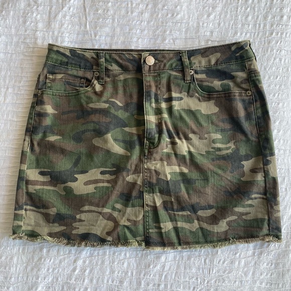 Camo Mini Skirt - Picture 1 of 3